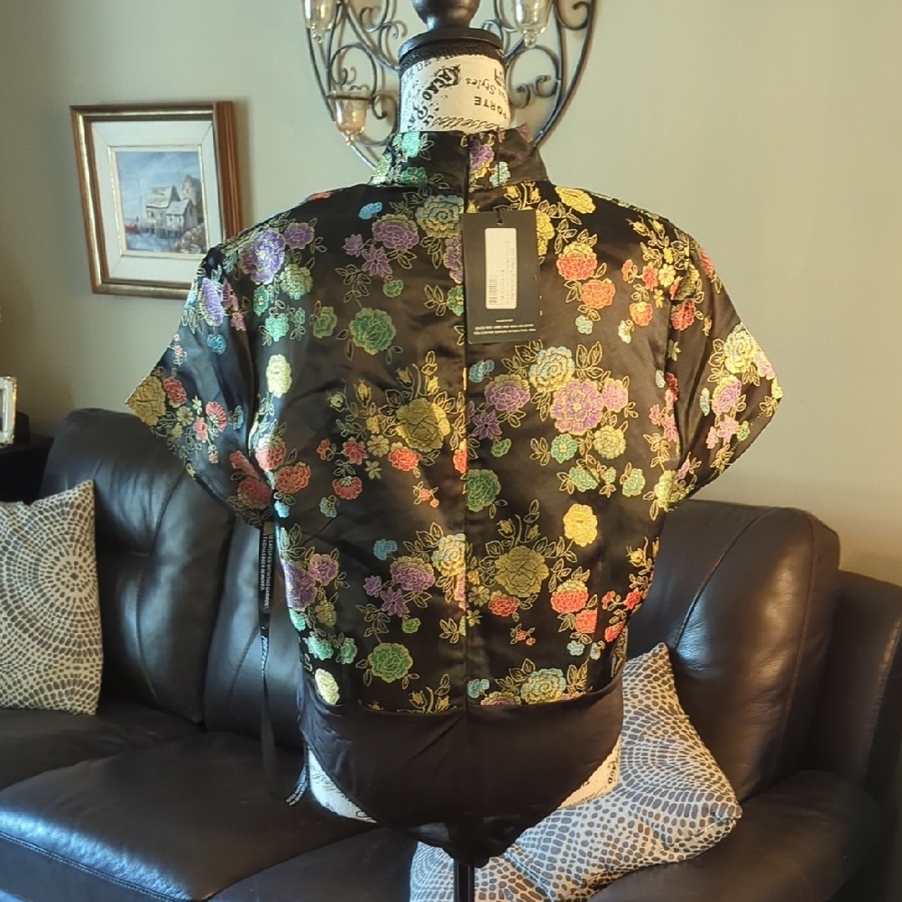 Size 10 Pretty Little Thing Floral Satin Top with Short Sleeves - Picture 3 of 16